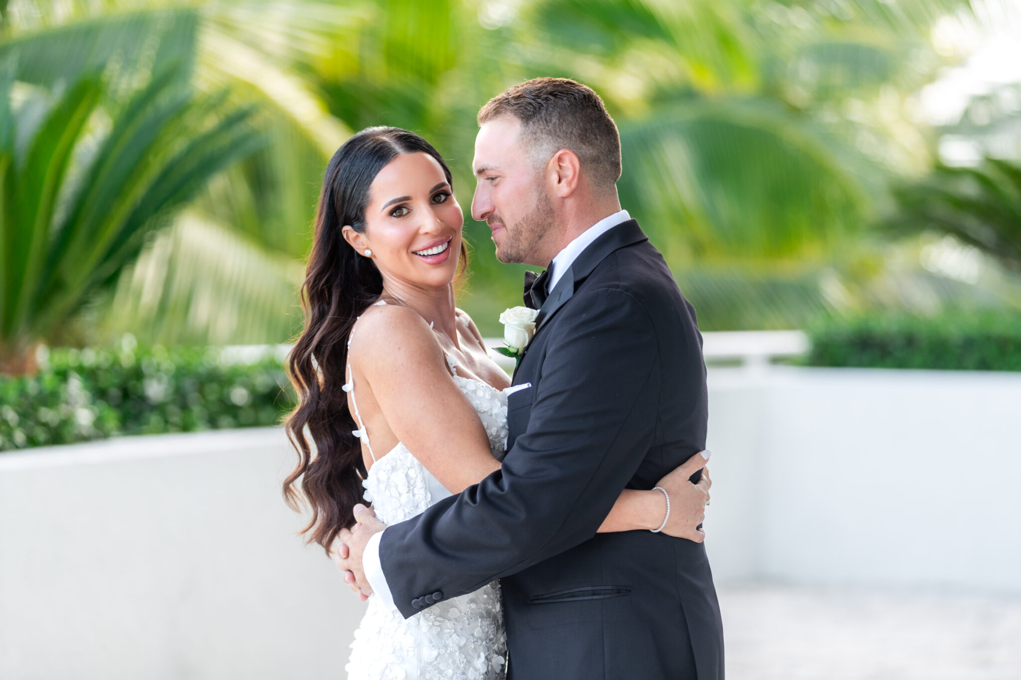 soft glam makeup hollywood waves bride