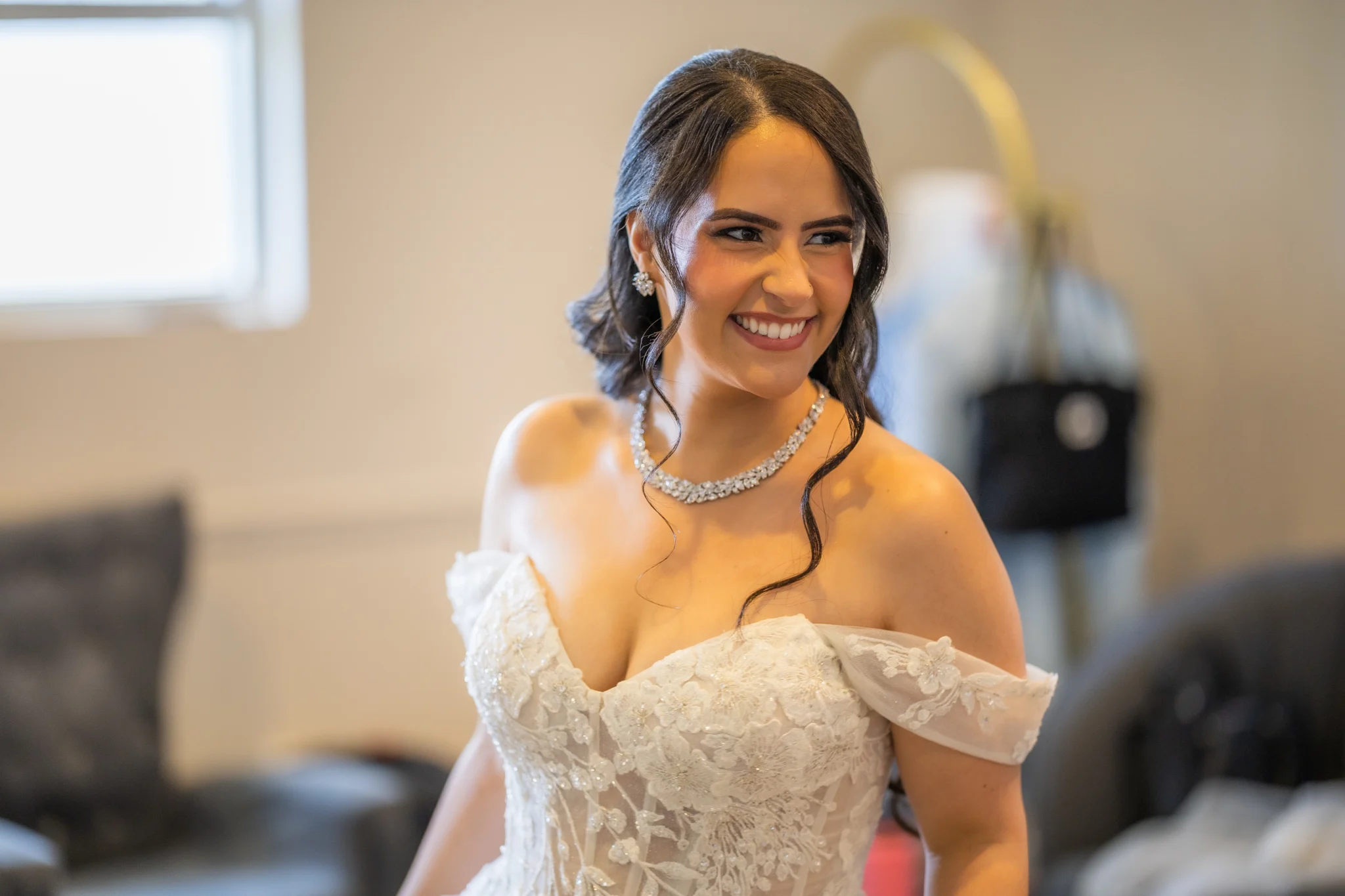 smiling bride during her wedding day at the Indian Springs Country Club, wearing natural makeup for weddings